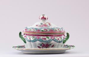 Pesaro (16 Aprile 1776), Zuppiera con vassoio alla rosa